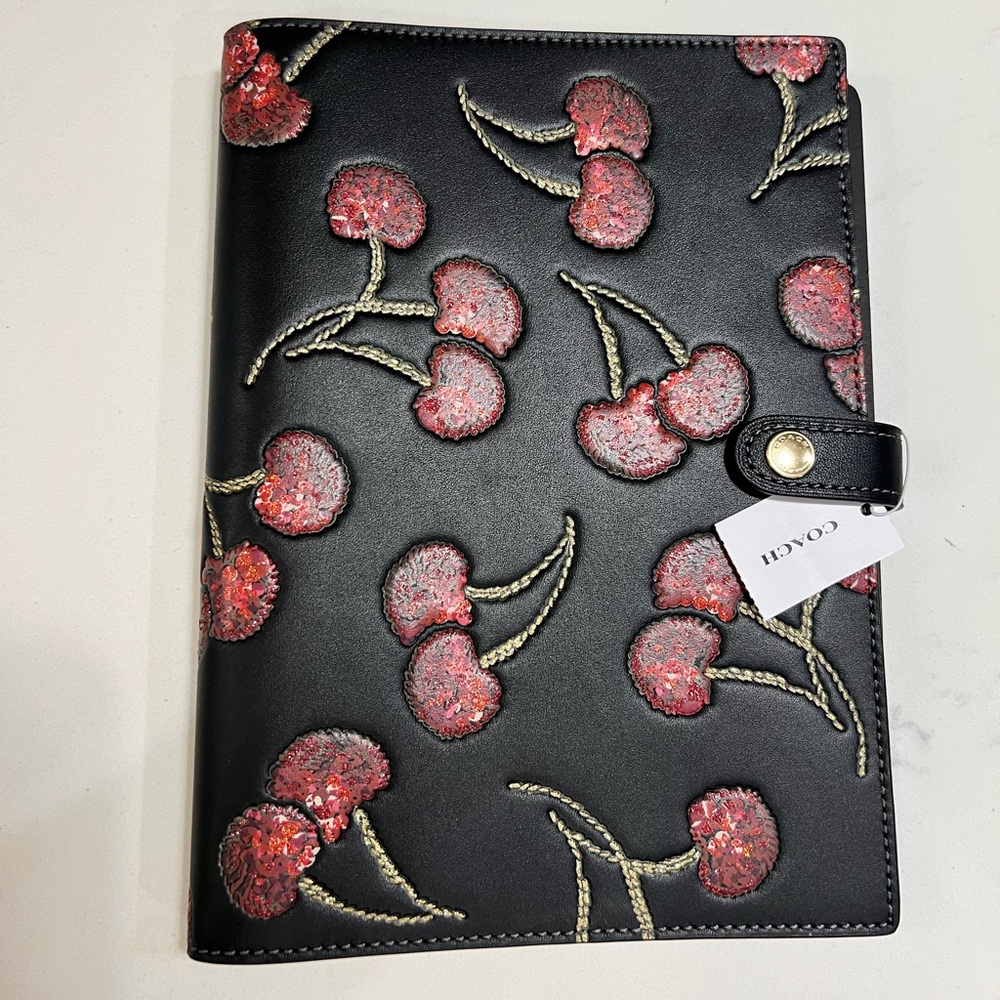 COACH NEW CHERRY NOTEBOOK ๐ - Picture 4 of 11